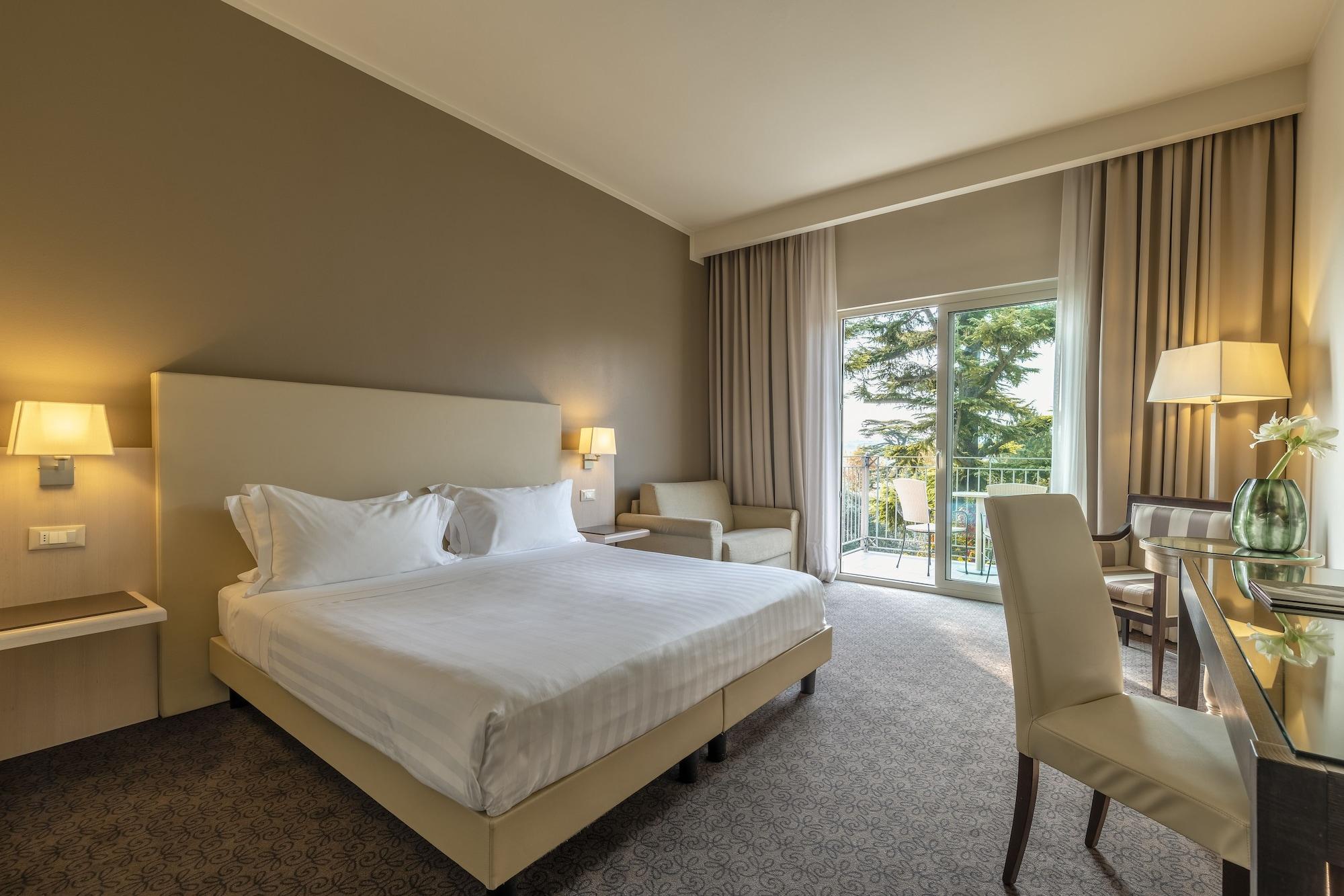 Hotel Rosa Desenzano 4*