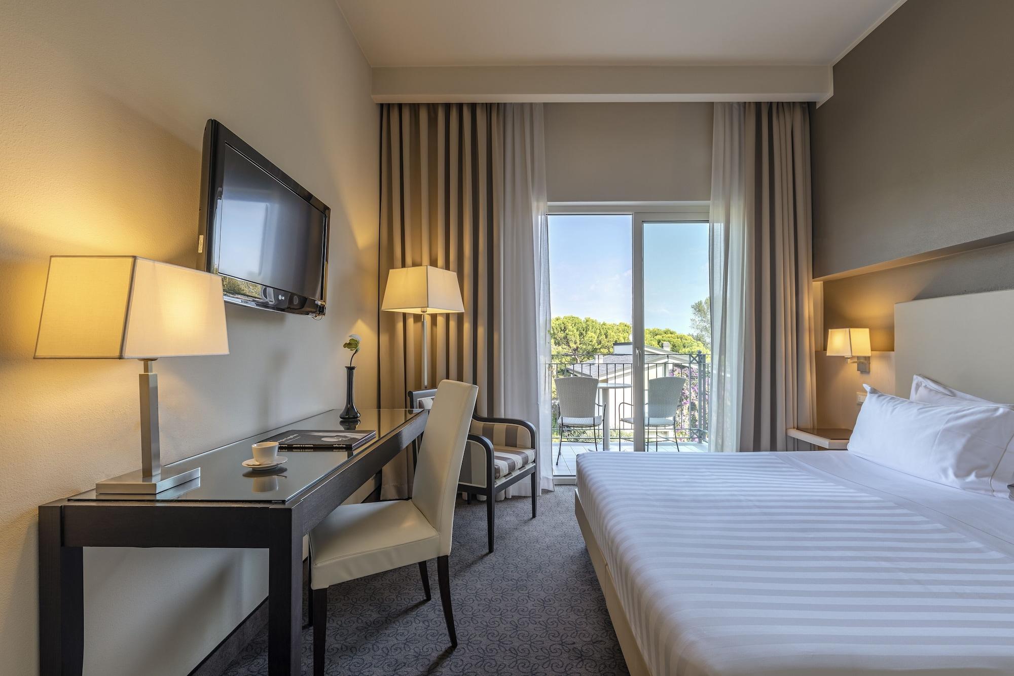 Rosa Desenzano 4*