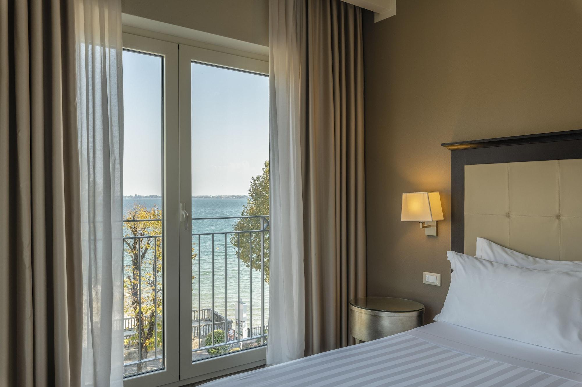 Rosa Desenzano 4*