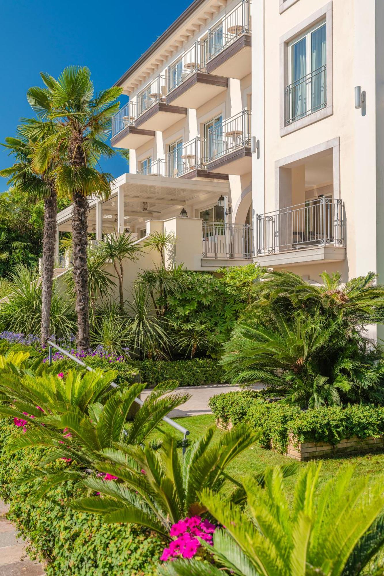 Hotel Rosa Desenzano 4*
