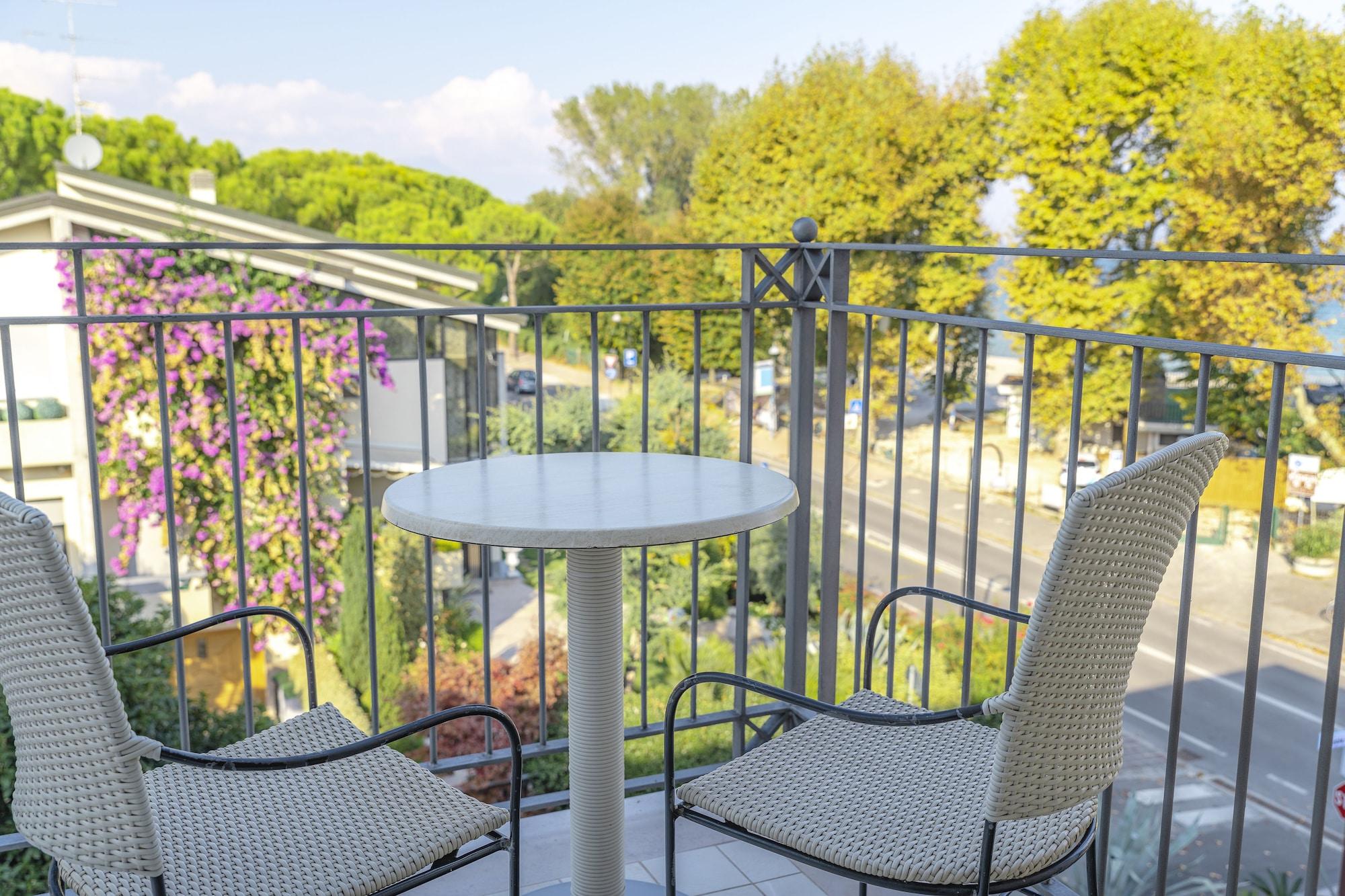 Rosa Desenzano Hotel 4*